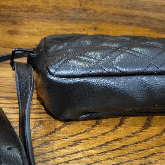 TAHARI Ladies Medium Black quilted Shoulder Crossbody Bag adjustable straps - Picture 5 of 16